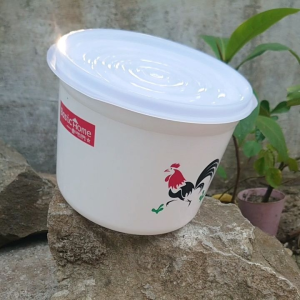 Toples Plastik Serbaguna 2.5 Liter: Penyimpanan Makanan yang Praktis