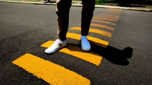 Sepatu Sneakers Pria Trendy Kekinian Style Casual Terbaik