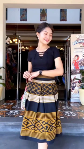 Seri Hijau: Rok Tenun Payung, Rok Mekar, Rok Kerja, dan Rok Santai untuk Lebaran
