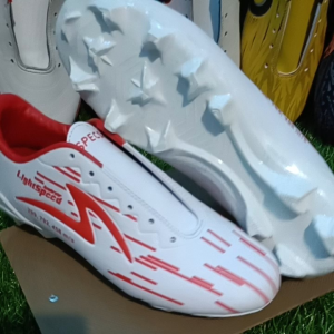 SEPATU BOLA LS PUTIH MERAH TERLARIS FREE+KAOS KAKI