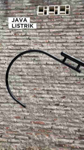 TIANG LAMPU JALAN MINIMALIS WARNA HITAM 3-4 METER