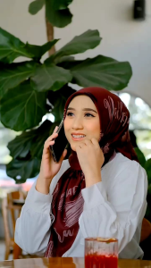 DEMMA SCRAF TERBARU || HIJAB SEGI EMPAT MOTIF TERBARU NADHEERA LUXURY