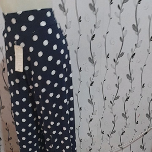 Kulot Polka Navy: Memahami Desain & Gaya Modern