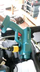 Makita เครื่องฉีดน้ำไร้สาย Makita 229V แถมฟรี แบต Lithuim Li-ion ก้อนใหญ่ 2 ก้อน