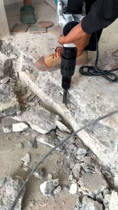 เครื่องสกัดไฟฟ้า MAKITA รุ่น 0810 สว่านสกัดไฟฟ้า คอนกรีต 1700W สกัดขนาดกลาง