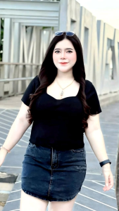 เสื้อคอเหลี่ยม สาวอวบ พลัสไซส์ ยูนิโคล่(เสื้ออย่างเดียว) D458