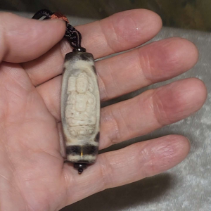 Aged Tibetan Dzi old carvings Jambhala (God of Wealth) pendant (with certificate) [Natural Crystal]