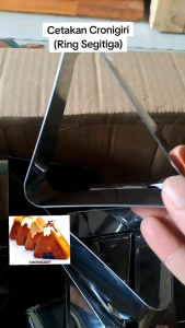 Cetakan Kue Cronigiri & Onigiri Segitiga Bahan Stainless