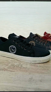 NEW STAR: Sepatu Casual Terbaru Pria & Wanita