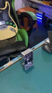 Efek Gitar Fuzz Muff Berbasis Big Muff Pi Clone PCB oleh OXXYAUDIO