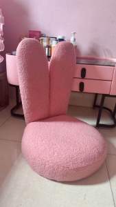 Bàn trang điểm thông minh nhập khẩu ngồi bệt tích hợp tính năng thông minh gương đèn led  loa Bluetooth và sạc nhanh không dây