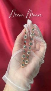 Neew Moon | ส่งไว+พร้อมกล่อง | ต่างหูแฟชั่น เพชรสีฟ้าระยิบระยับทรงยาวระย้า คัทติ้งละเอียดเล่นแสงเพชรสวิสคัทติ้งคม