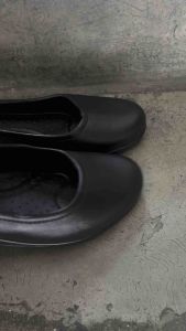 รองเท้าคัทชูยางหญิง