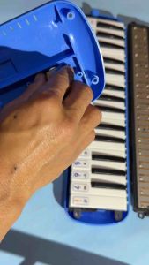 Besi Penutup Lubang Angin Pianika sudah dapat sekrup baut (isi 5 pcs)