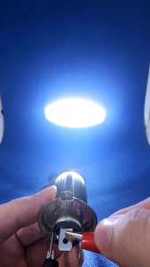 LAMPU LED LASER H4 Putih-Putih lampu utama motor kaki H-4 SCOOPY MXKING BYSON VIXION CB150R KLX CRF DLL