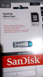 Sandisk SDCZ73 (32GB) Ultra Flair USB 3.0 Flash Drive