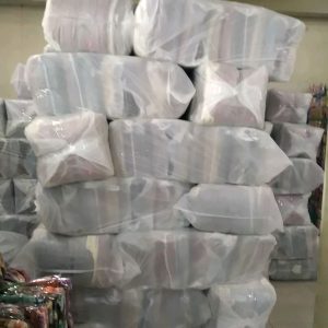 GENDONGAN SAMPING KOTAK KOTAK