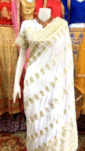 ✈️พร้อมส่งพรีเมี่ยมส่าหรีสีขาวสง่า ปักสวย เรียบหรู อ่านรายละเอียดก่อนสั่งซื้อค่ะ