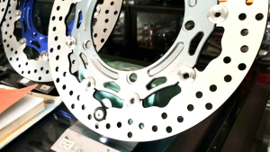 Discbrake Piringan Cakram CBR250RR ZX25R New Ninja250 R25 MT25 NINJA250 Karbu CNC Floating 320mm Nassert Beet NB-08