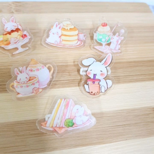 卡通小兔甜点亚克力胸针 笔盒服饰背包帽子包包挂件可爱别针徽章配件 Dessert Acrylic Brooch Badge Pin Diy School Bag Pencil case Hat Kerongsang Tudung Budak Hiasan Beg Topi XZ46