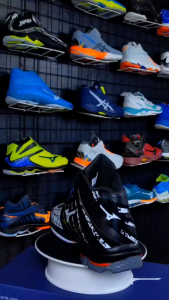 SEPATU VOLI MIZUNO WAVE VOLTAGE MID / SEPATU MIZUNO THUNDER BLADE / SEPATU OLAHRAGA VOLI / SEPATU VOLLY MIZUNO / SEPATU VOLLEY PRIA