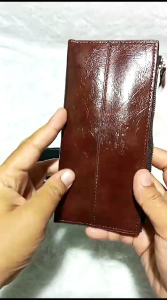 Dompet Panjang Kulit Lentur: Desain Minimalis & Multifungsi