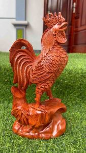 Tượng gà phong thuỷ gỗ mun ngọc am hương đá