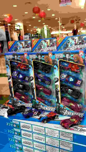 Mainan laki laki hot wheel Avengers 1 set murah