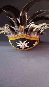 mahkota etnik taring suku dayak kalimantan