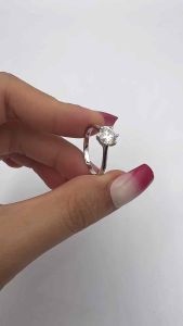 JJ แหวนเพชรโมอีส ฝังเพชร 1 กะรัต เงินแท้ 925 ชุบทองคำขาว