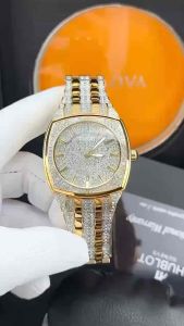 ĐỒNG HỒ NAM CHÍNH HÃNG Bulova Phantom 98B323 Quartz Diamond Swarovski Demi Gold Stainless Steel