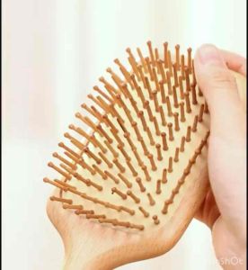 [MALAYSIA READY STOCK] Home Park Wooden Bamboo Air Cushion Hair Comb Hair Brush Sikat Rambut Buluh 竹木梳气垫按摩梳