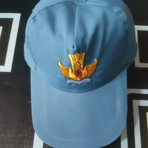 topi sekolah sma polos logo bordir tutwri belakang karet isi 20 pcs