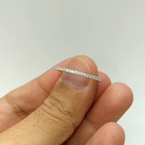 - แหวนพิรอด เงินแท้ 92.5% ฝังเพชรสวิส cz เกรด 5 A รอบวง แบบหนามเตย ตัวเรือนหนา 1.6 มิล หนัก 1.2 - 1.4 กรัม เคลือบทองคำขาวแล้วครับ ใส่ไม่ดำ แหวนเงินแท้ๆ