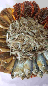 Combo 1kg cá khô có 4 loại [ 200g cá đỏ trác vừng+200g cá chỉ vàng nguyên con+200g cá chỉ vàng phi lê+400g cá cơm tách bỏ ruột) đóng gói hút chân không.