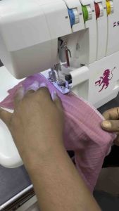 SHUNFA 328 - 4-Threads Overlock Machine Serger Overlocker Mesin Jahit Tepi Free 10 Pcs Needle