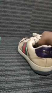 PRELOVED USE SHOES Gucc* beige sneakers with red and green stripes size 44 for casual wear.