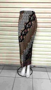 Desain Kebaya Elegan: Bawahan Kebaya Terbaru & Bahan Berkualitas