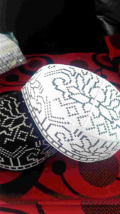 (ecer) peci kopiah songkok muslim pakistan motif hitam putih full bordir untuk sholat pria remaja dewasa dan orang tua nyama kokoh tidak pudar /tidak luntur garansi 1 tahun