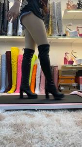 🇹🇭พร้อมส่งจากไทย🇹🇭รองเท้าบูทหนังนิ่มส้นหนา4นิ้วแบบสวมใส่สบายมากบูทแฟชั่นบูทส้นสูงแดนซ์นักร้องพริตตี้ A6