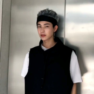 Wig Rambut Korea Pendek Gaya Retro Hip-Hop Naruto BTS