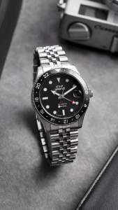 [Original] E6862 MABSSBA Expedition EXP Automatic Sapphire Mens Watch with GMT Function Black Dial Silver Stainless Steel Bracelet | Official Warranty