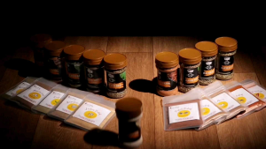 Dapoer Natasya - Biji Sawi Hitam Bubuk | Black Mustard Seeds Powder | Pelengkap Masakan | Murni | Ekonomis (30gram)