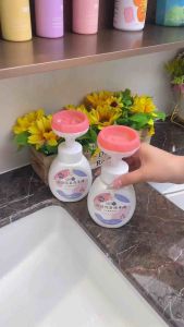 花朵泡沐洗手液 (1套2支) Flower Foaming Hand Soap 把小花朵印在手中的洗手液🌸🌸🌸 有了这款#泡沫小花洗手液 我家大人小孩都爱上了洗手🤣🤣
