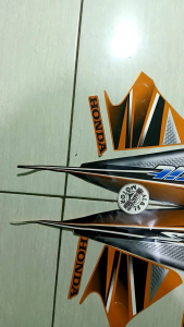 STIKER STRIPING LIS LES POLET PLAT BODY MOTOR HONDA SUPRA FIT NEW DISK BRAKE 2006 HITAM SILVER