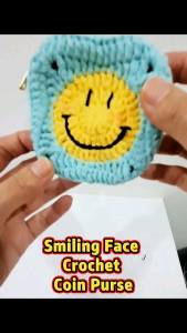 Large Capacity Crochet Smiling Face Coin Purse with Zip