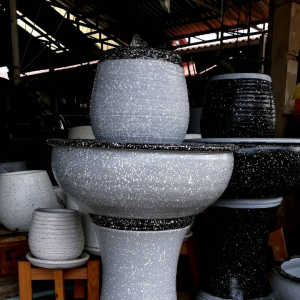 น้ำล้น น้ำผูด สีเทาลายหิน วัสดุเป็นดินเผ่า ได้ยกชุด น้ำจากไซร์L ประกันสินค้า ทำให้กับผู้ที่มีการขนส่งอย่างง่าย