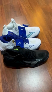 Sepatu voli mizuno momentum 3 mid grade sepatu volley