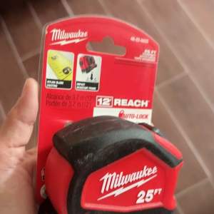 Milwaukee 25 ft. Compact Auto Lock Tape Measurement Tool