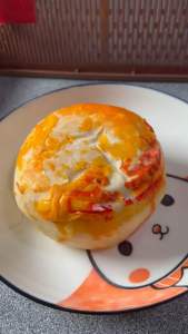 อร่อยซอย 8 ไข่ทะลัก หนัก 500 กรัม ขนมเปี๊ยะใหญ่ ขนมไหว้พระจันทร์ ขนมมงคล นมสดนุ่มมาก เเถมเเป้งบางเฉียบ อร่อยทุกไส้ สินค้าคุณภาพ พร้อมส่ง